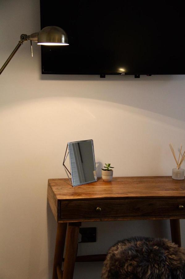 Upstairs At 33 - Self Check In Boutique Accommodation In Worcester Centre Zewnętrze zdjęcie
