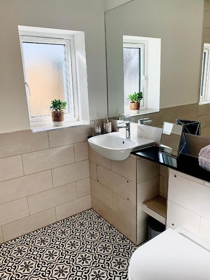 Upstairs At 33 - Self Check In Boutique Accommodation In Worcester Centre Zewnętrze zdjęcie